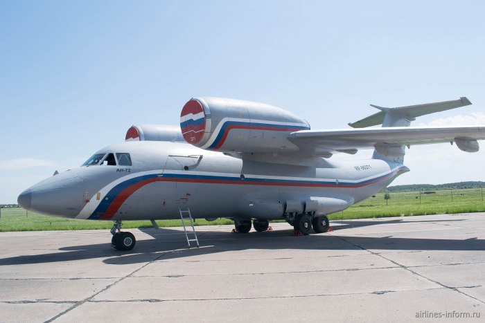 АН-72 транспортный самолёт