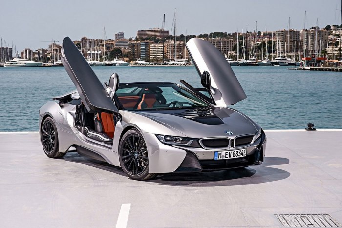 БМВ i8 Roadster