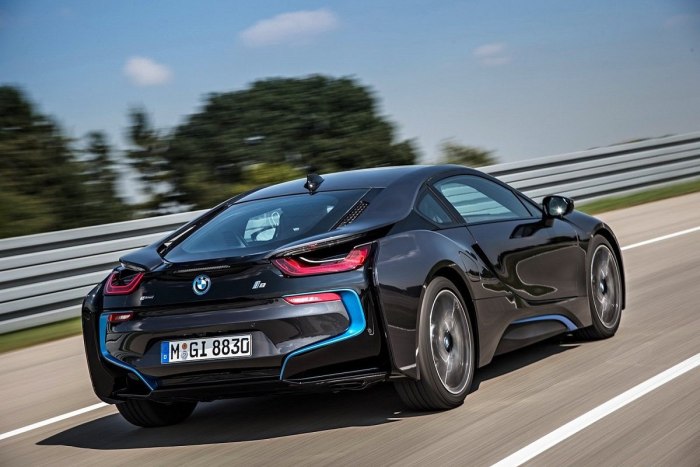 BMW спорткар i8