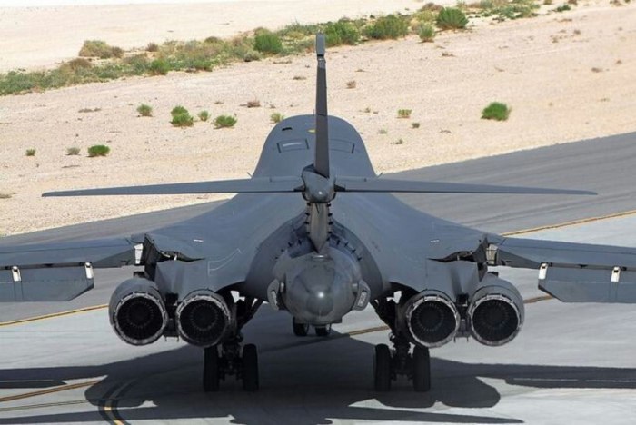 B1 Lancer