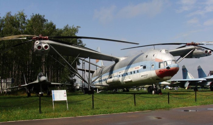 Двухвинтовой вертолёт ми-12