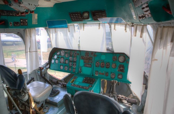 Ми-12 вертолёт кабина