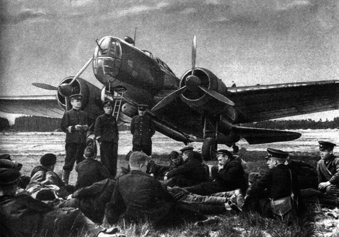 Ил 4 бомбардировщик на Берлин