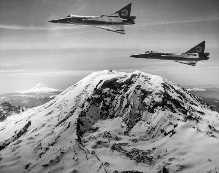 Convair f-102 Delta