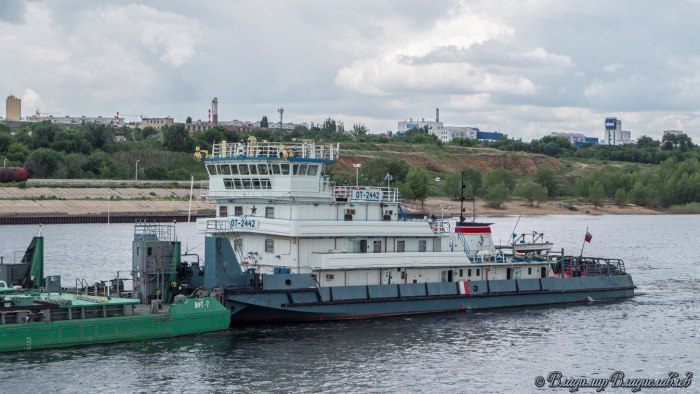 Теплоход Павел Атаманский