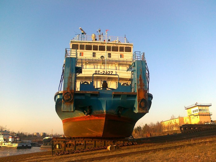 Теплоход от 2400