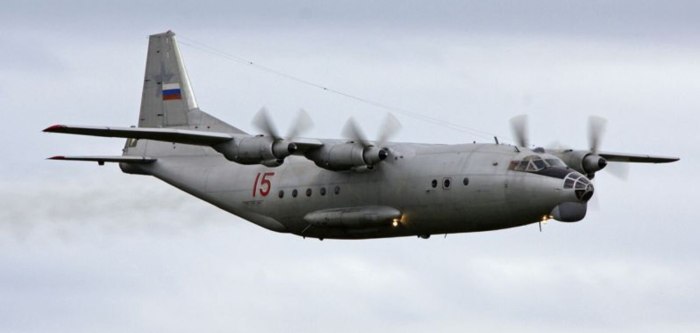 АН 12 грузовой самолет