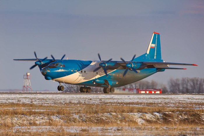 Ан12 самолет
