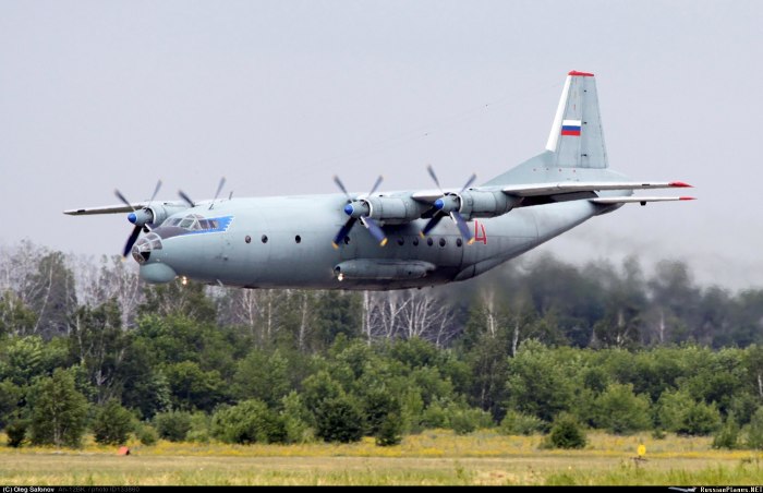 Антонов АН 12бк