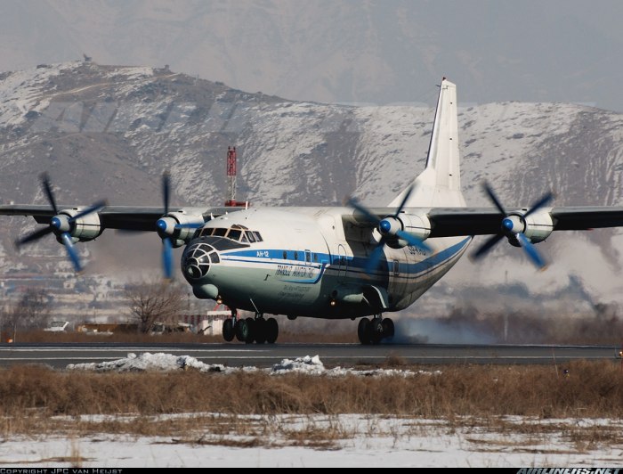 Ан12 самолет