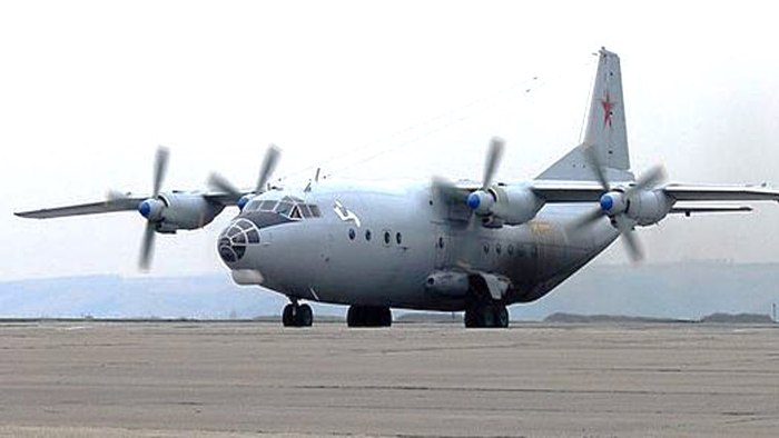 АН 12 грузовой самолет