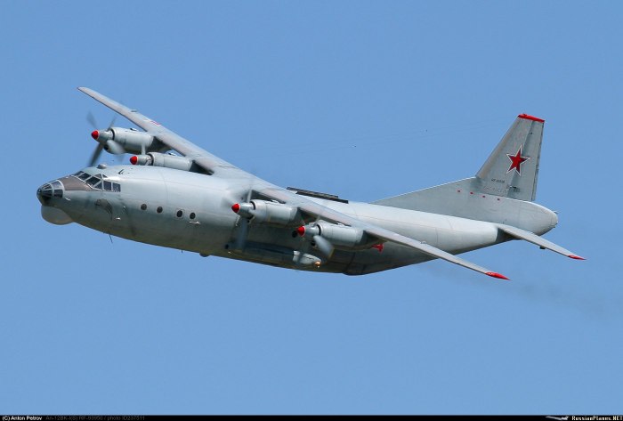 Ан12 самолет