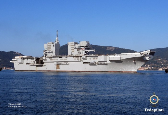 Вертолетоносец trieste