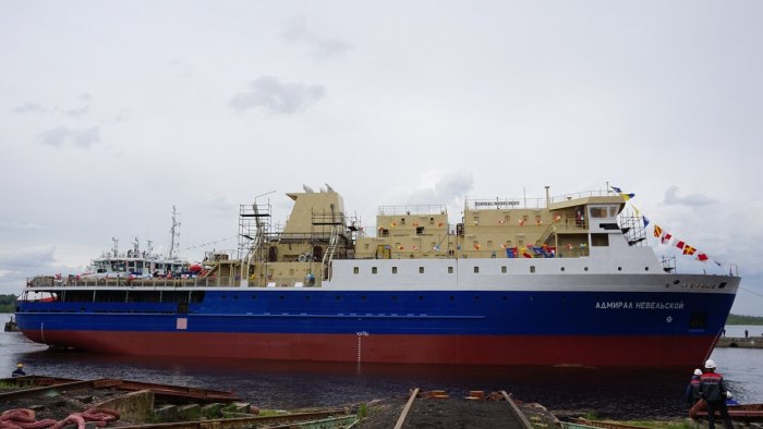 Грузопассажирский паром проекта pv22 Адмирал Невельской