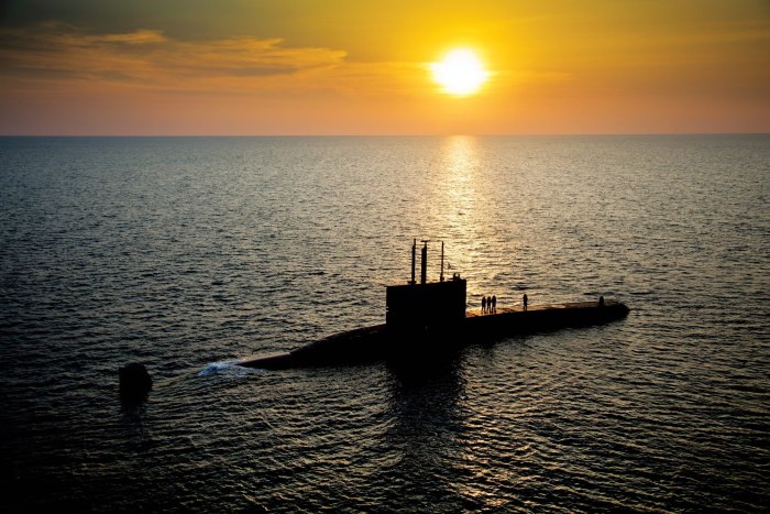Подлодка в море