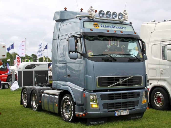 Тягач Volvo fh12