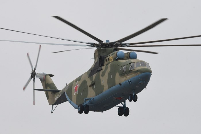 Военный грузовой вертолет ми-26