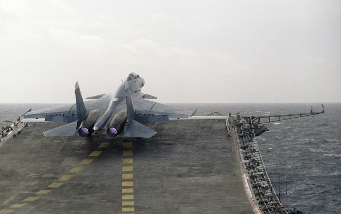 Су-33 взлет с авианосца