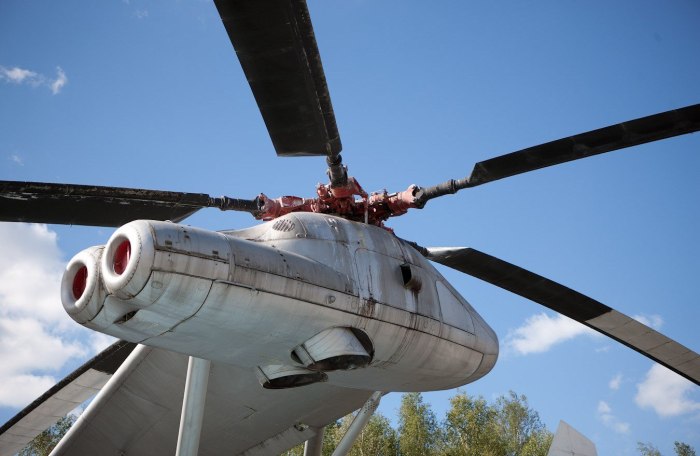 Двухвинтовой вертолёт ми-12