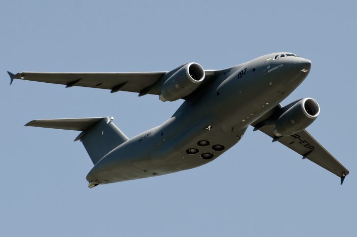 Грузовой АН 178