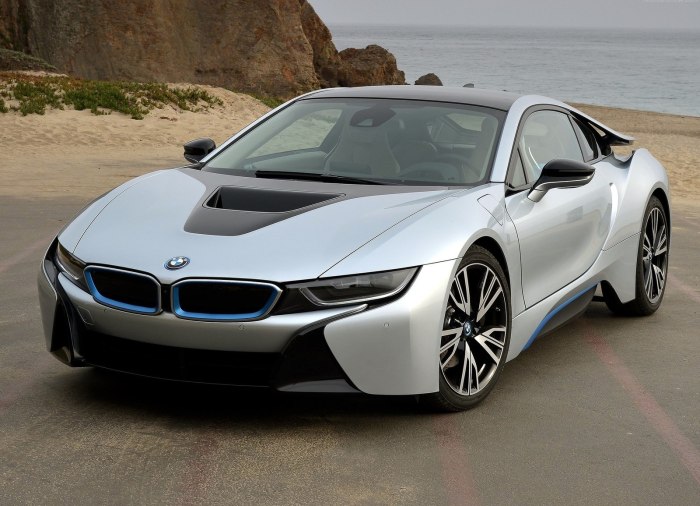 БМВ суперкар i8