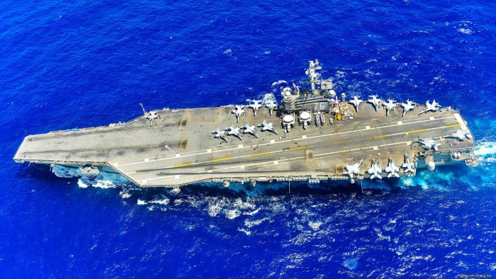 Мистраль авианосец