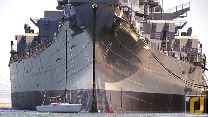 Корабль USS Iowa BB-61