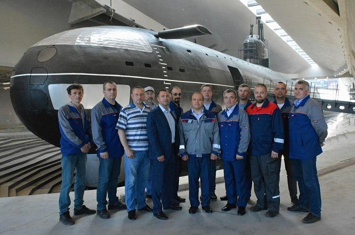 Подводная лодка Ленинский комсомол в Кронштадте