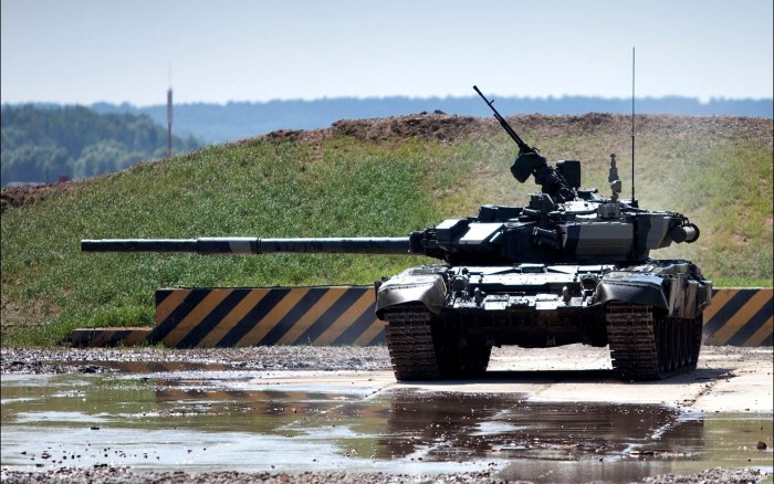 Военный танк т 90