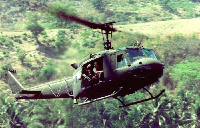 Вертолет uh-1 Хьюи во Вьетнаме