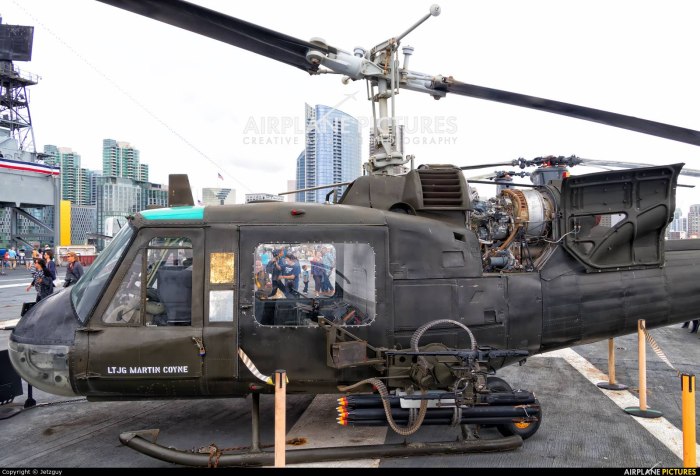 Вертолет uh-1c