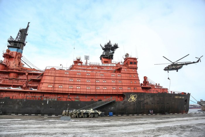 Ледокол Арктика с вооружением