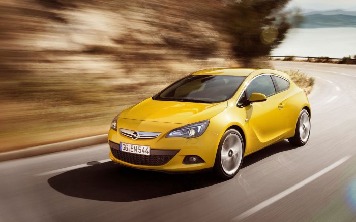 Опель Астра GTC 2011