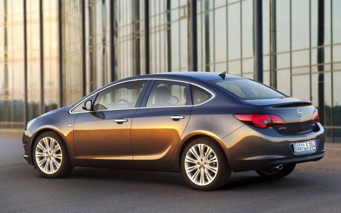 Opel Astra j sedan