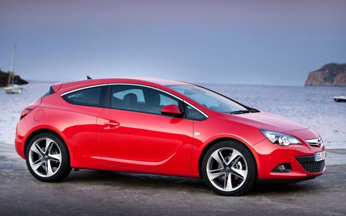 Opel Astra GTC 2011