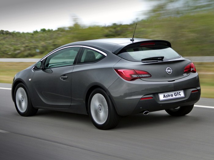 Opel Astra GTC хэтчбек