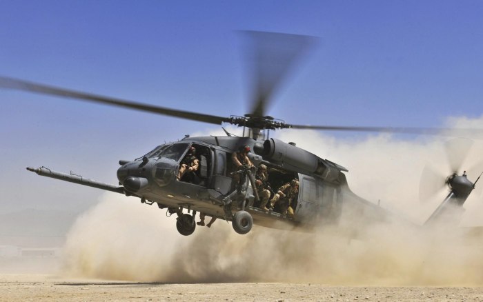 Военный вертолет uh60
