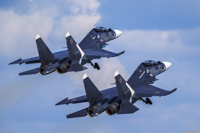 Самолет военный