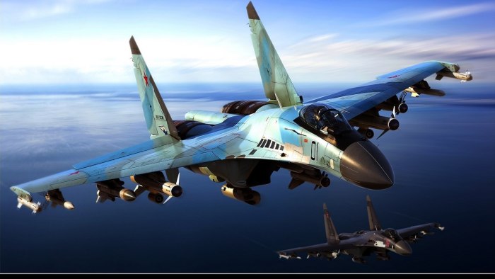 Российский истребитель "Су-35"