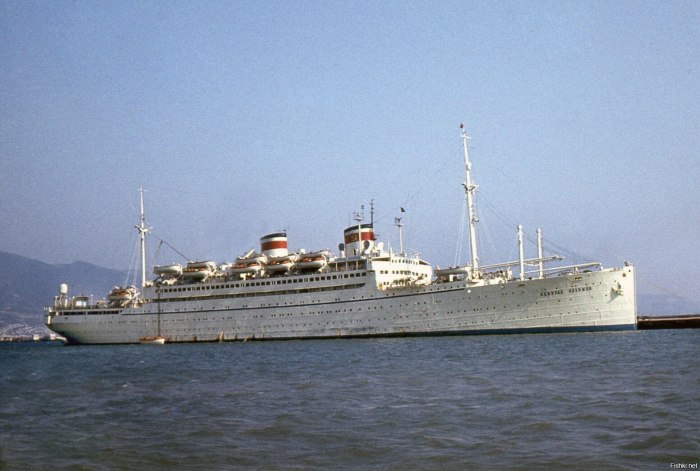 Адмирал Нахимов корабль 1986