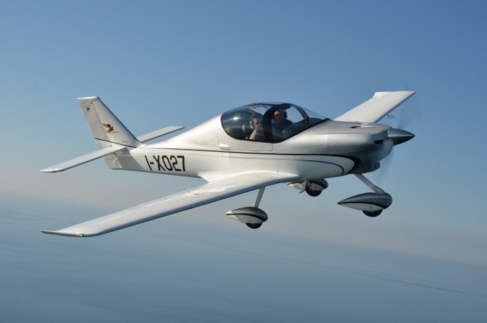 P-2002 самолет