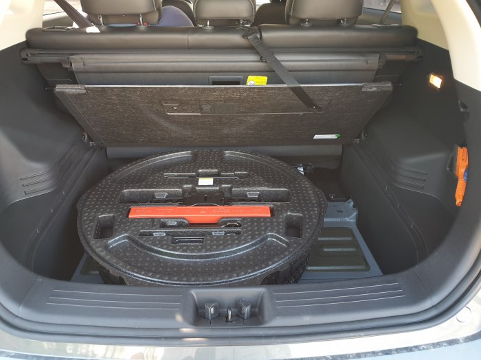 Geely Atlas Pro багажник