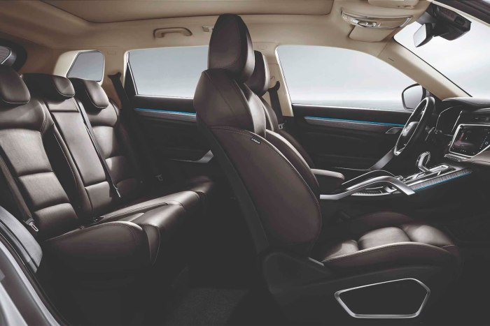 Geely Atlas Pro 2022 комплектации