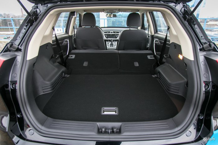 Geely Atlas Pro багажник