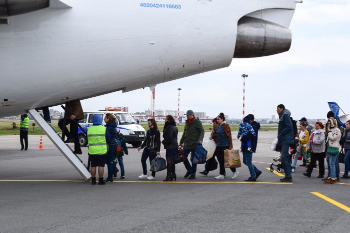 Як 42 посадка пассажиров