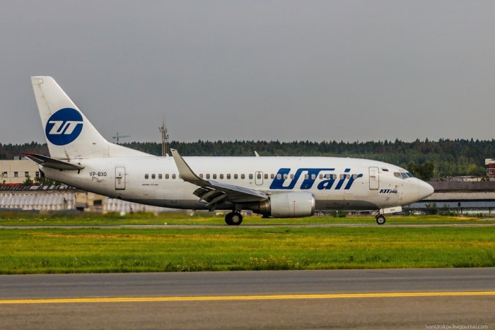 Самолёт Боинг 737-800 ЮТЭЙР