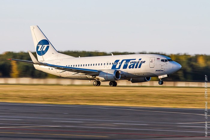 Самолёт Боинг 737-800 ЮТЭЙР