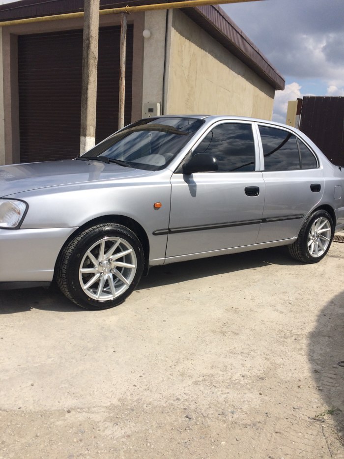 Hyundai Accent диски r15