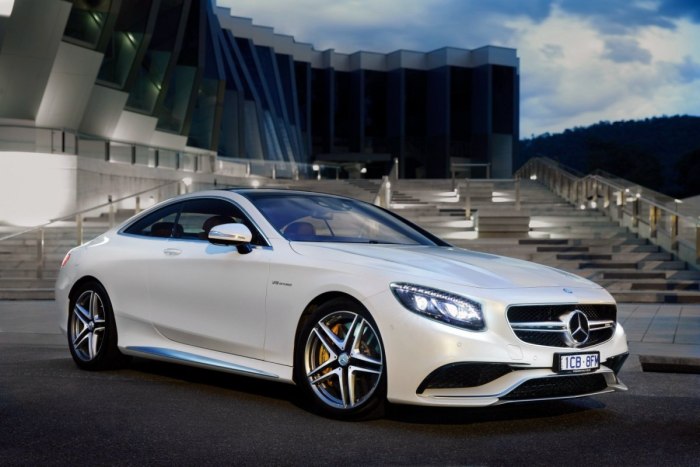 Мерседес Бенц с 63 AMG купе