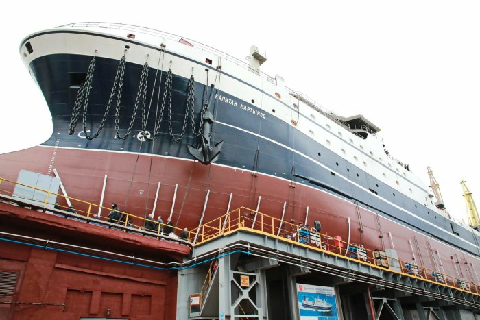 Ст-192 траулер Адмиралтейские верфи